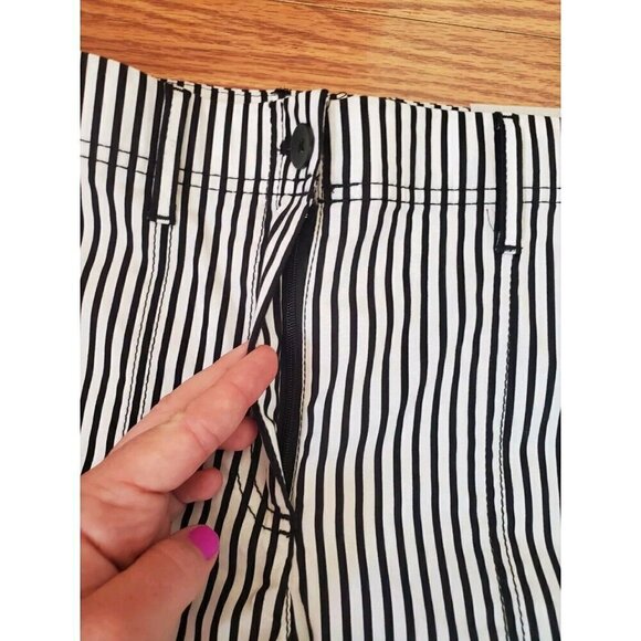 Chico Pants Cropped Women's‎ Size 6 (Chico 0.5) Black White Striped Lightweight - Picture 4 of 16